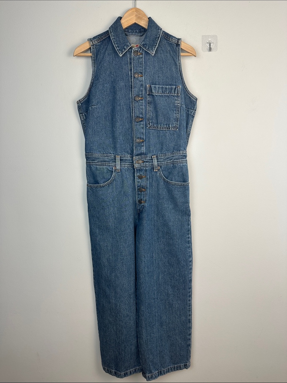 NEW Levi’s Blue Denim Jumpsuit Small Sleeveless Cotton Pockets Relaxed Casual - Picture 2 of 16